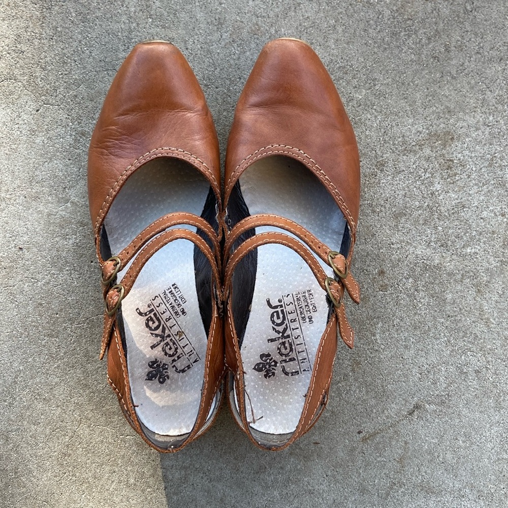 Dress shoes
